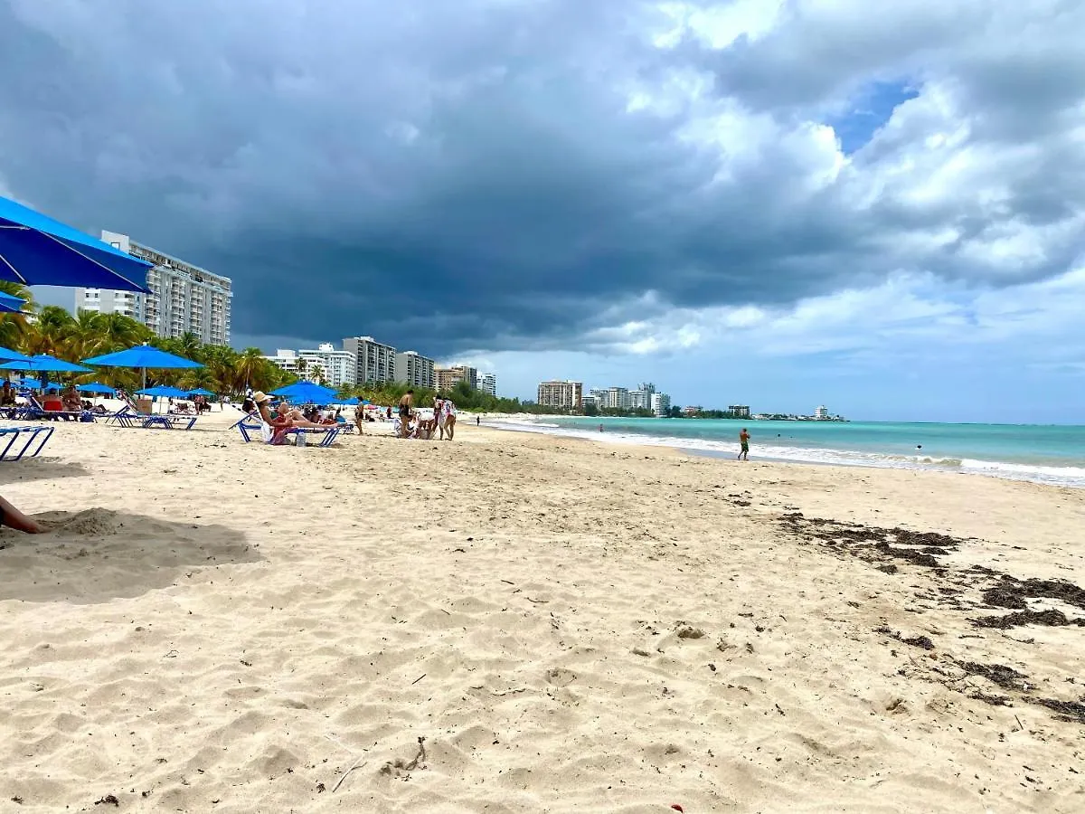 Hobie Oceanfront Apartment At Isla Verde San Juan