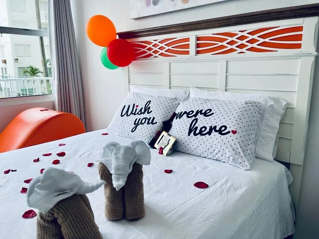 Hobie Oceanfront Apartment At Isla Verde San Juan