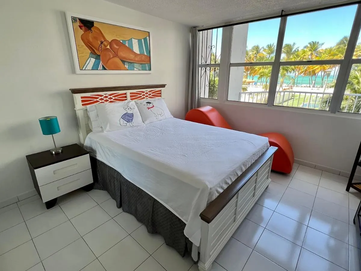 Hobie Oceanfront Apartment At Isla Verde San Juan