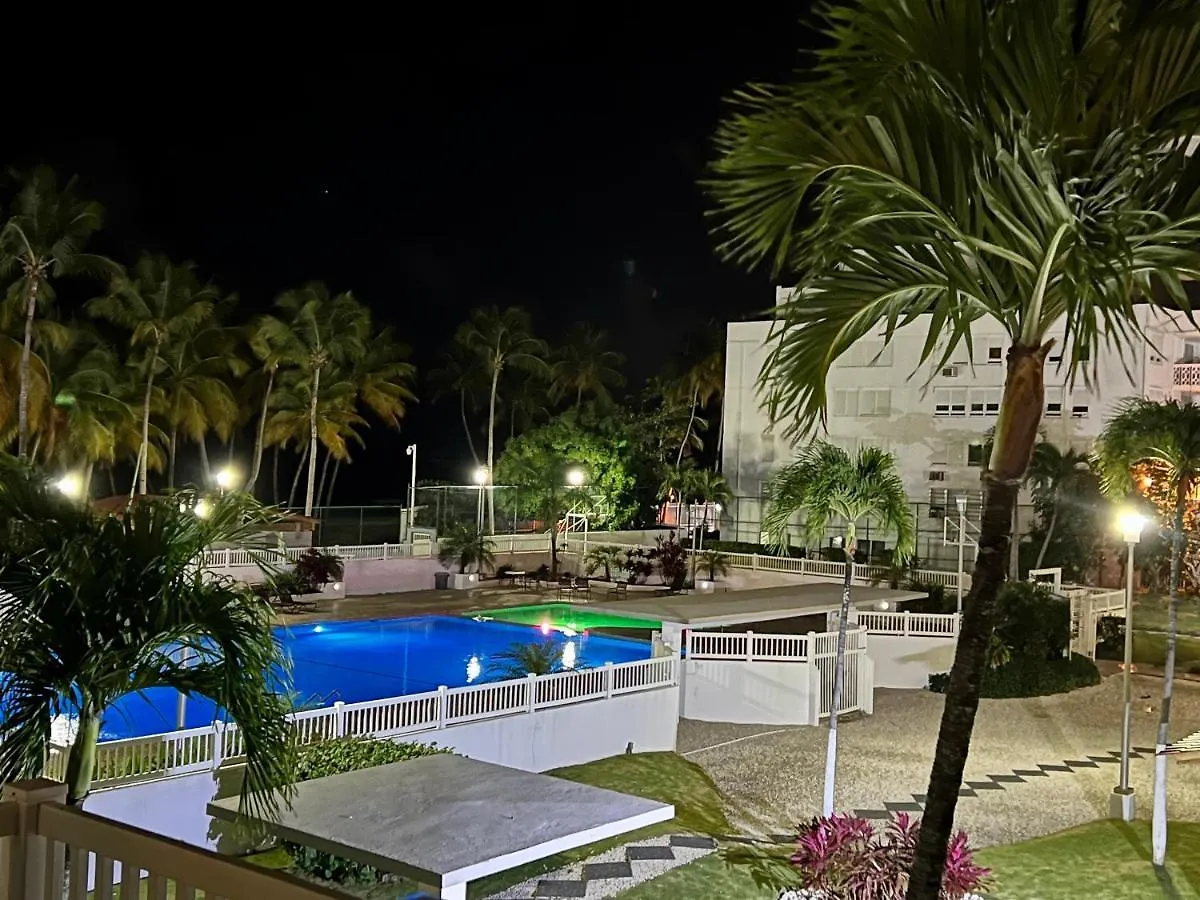 Hobie Oceanfront Apartment At Isla Verde San Juan