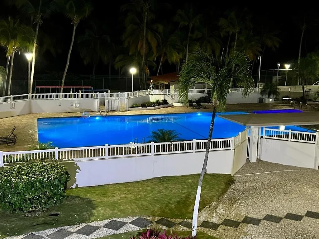Hobie Oceanfront Apartment At Isla Verde San Juan